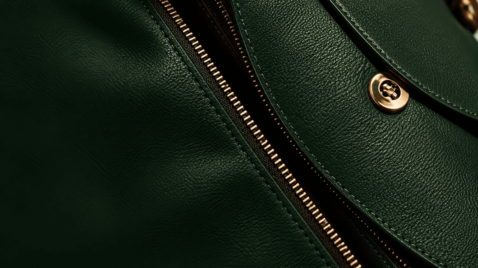 Longchamp forest green leather detail